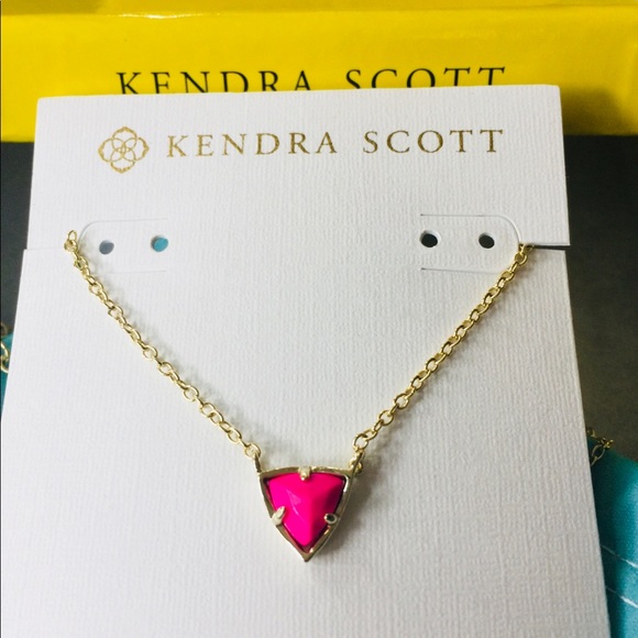 JUST REDUCED NWOT Kendra Scott Perry Necklace Pink - Picture 5 of 6